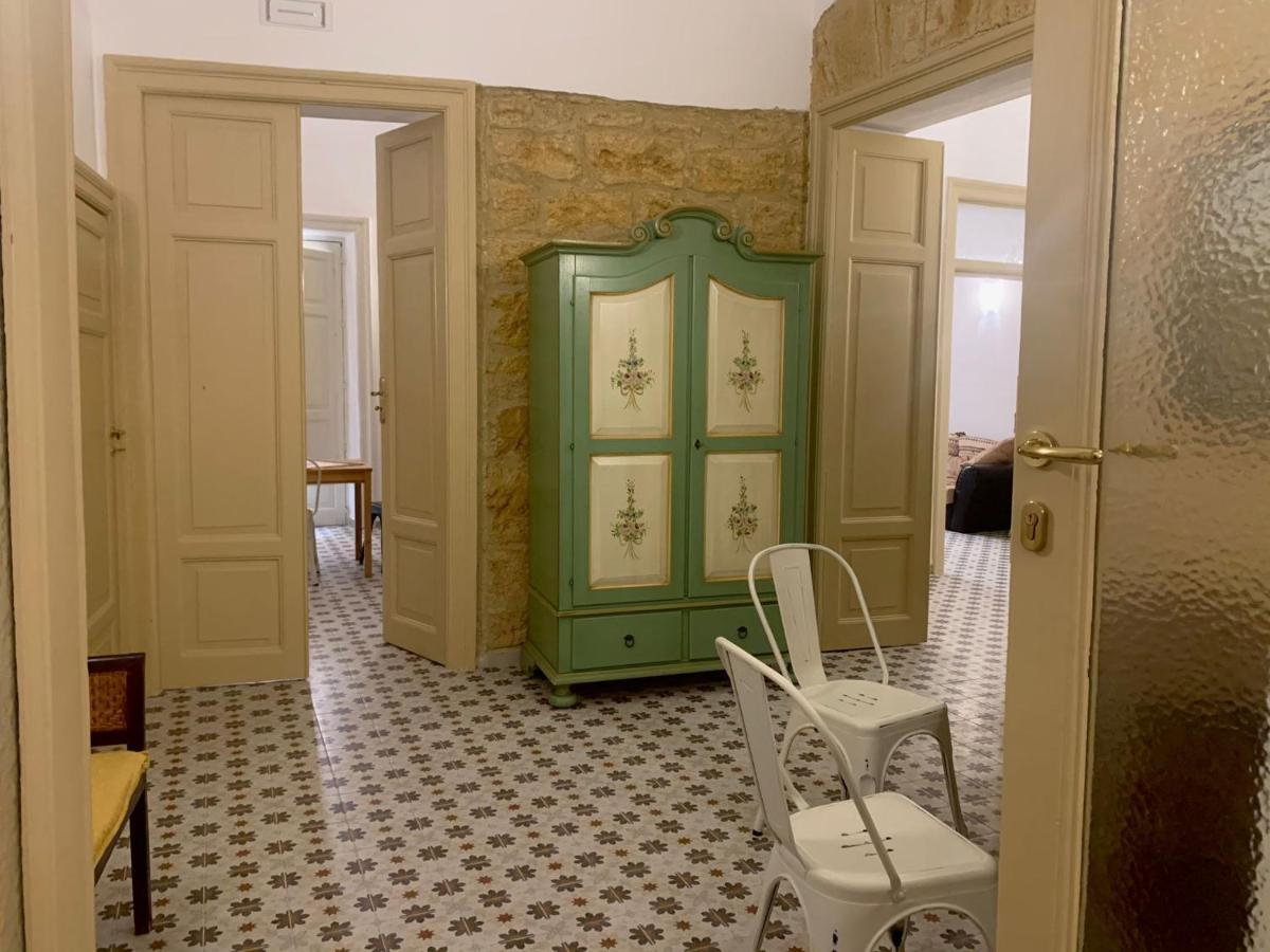 Charme In Centro - Tourist Rental อากริเจนโต ภายนอก รูปภาพ