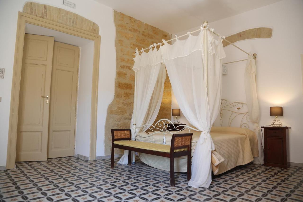 Charme In Centro - Tourist Rental อากริเจนโต ภายนอก รูปภาพ