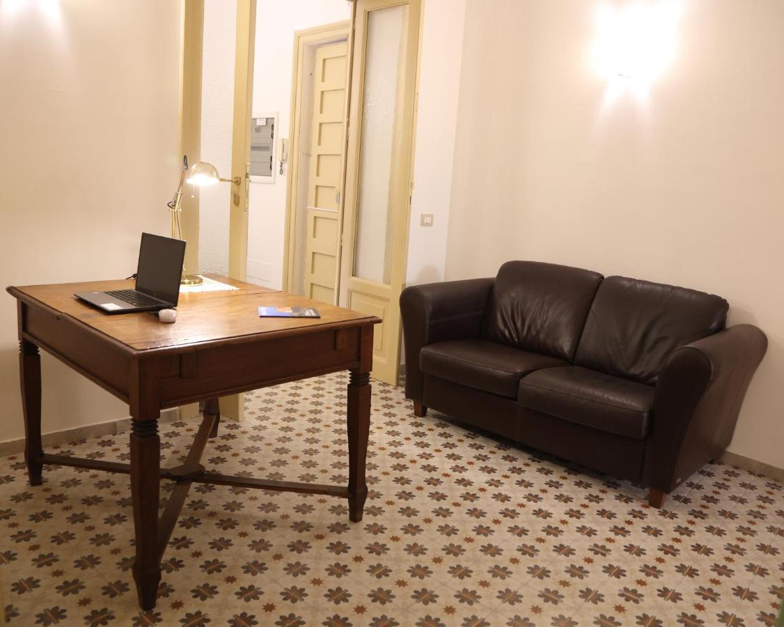 Charme In Centro - Tourist Rental อากริเจนโต ภายนอก รูปภาพ
