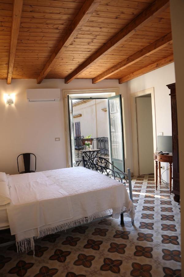 Charme In Centro - Tourist Rental อากริเจนโต ภายนอก รูปภาพ