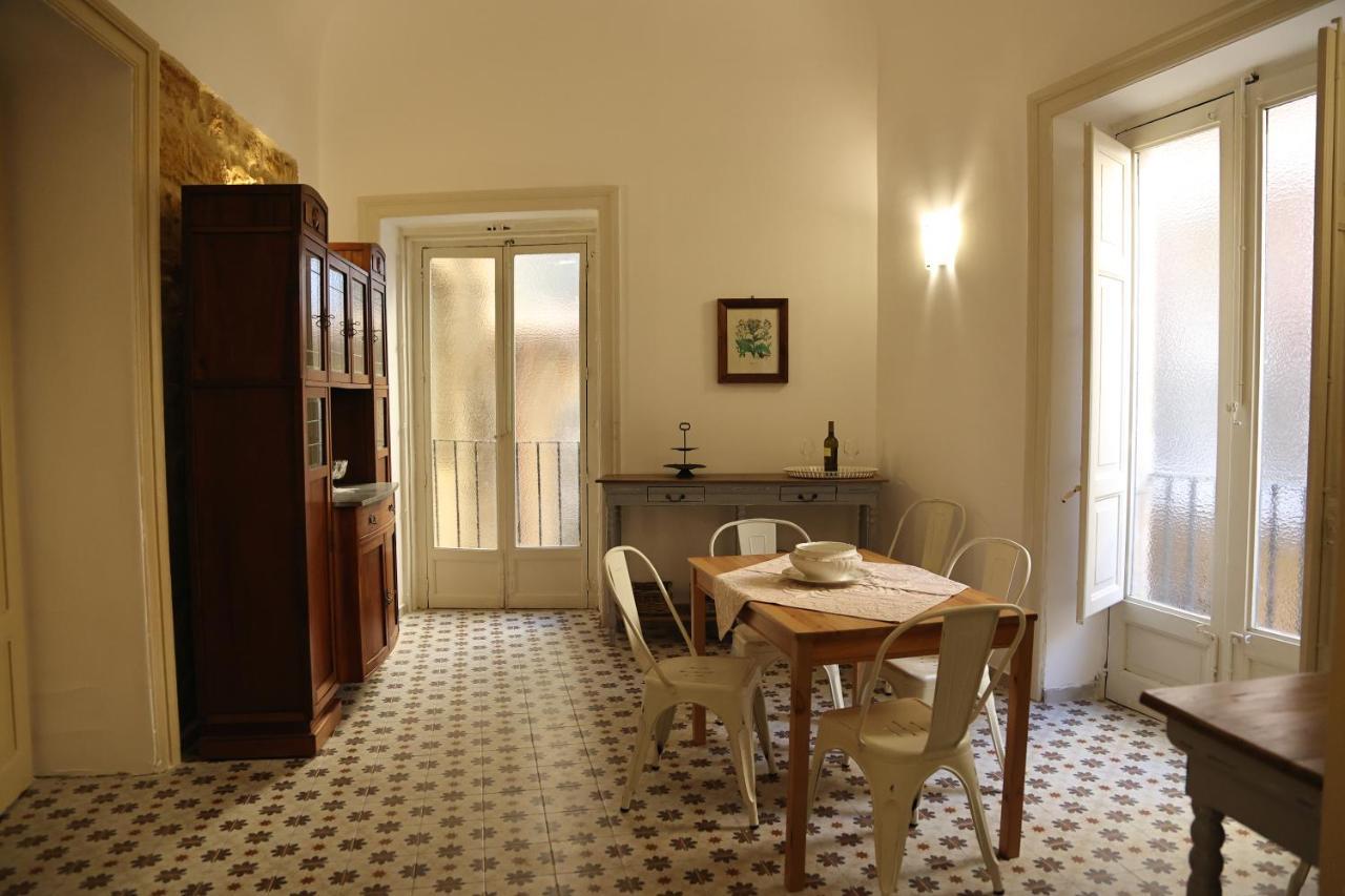 Charme In Centro - Tourist Rental อากริเจนโต ภายนอก รูปภาพ
