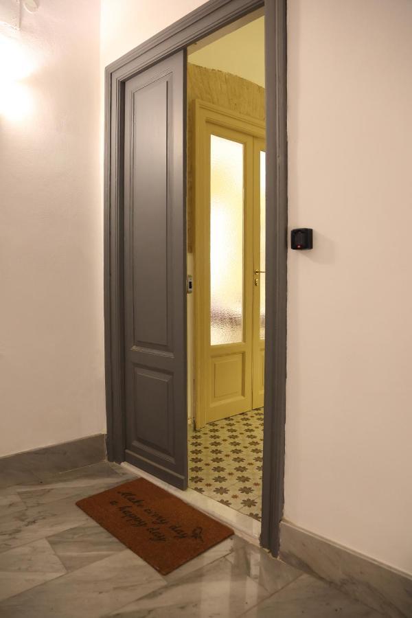 Charme In Centro - Tourist Rental อากริเจนโต ภายนอก รูปภาพ
